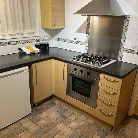 El Met Global Apartment Erith Esterno foto